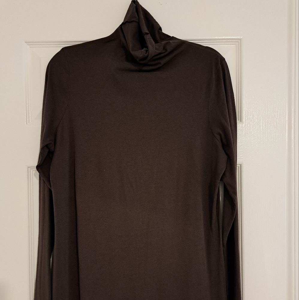 Lightweight Turtleneck - Brown